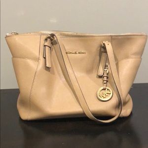 Michael Kors tan purse